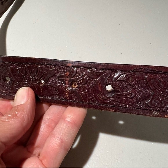 Mexican tooled leather belt - Picture 9 of 13